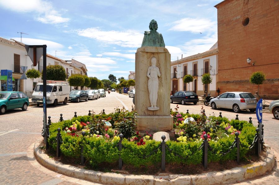 Памятник Франсиско де Кеведа Вильянуэва-де-лос-Инфантес, Испания