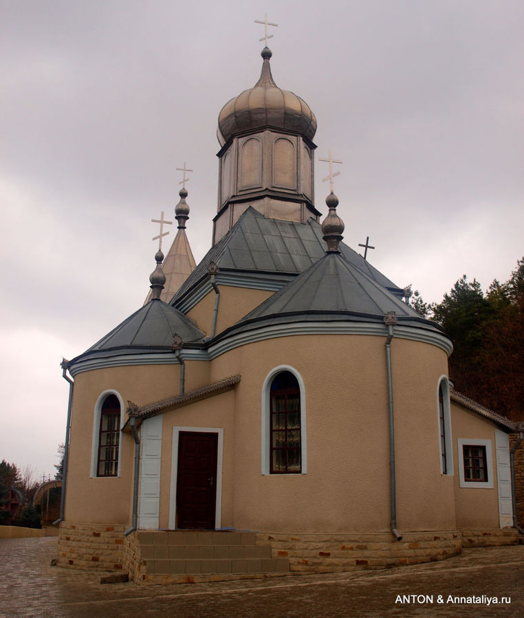 Единственный монастырский храм. Косуэць, Молдова