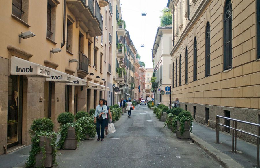 Милан считается центром итальянской моды, поэтому тут есть несколько улиц, заполненных бутиками. Милан, Италия