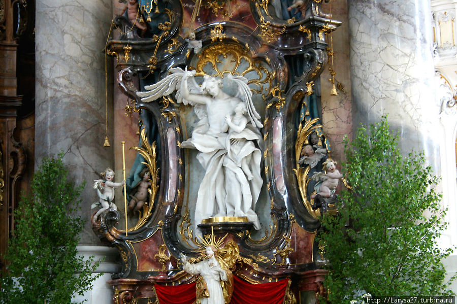 Ангел-хранитель. Скульптура Й. Й. Кристиана. Оттобойрен, Германия