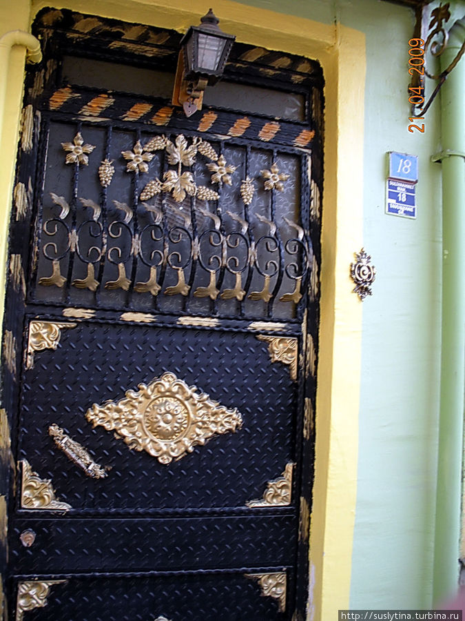 Очень понравилась входная дверь у простойго дома Стамбул, Турция