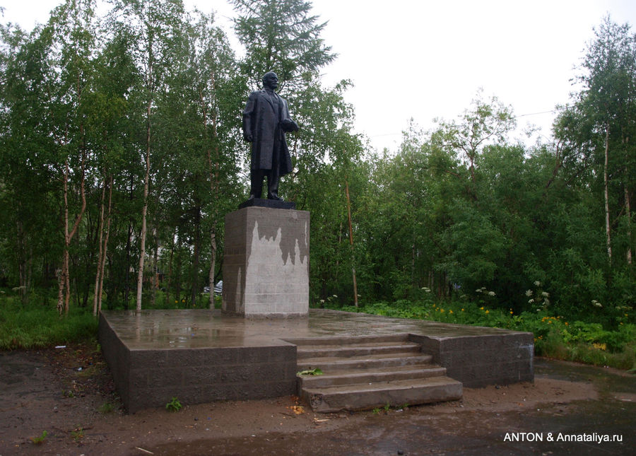 Памятник Ленину. Игарка, Россия