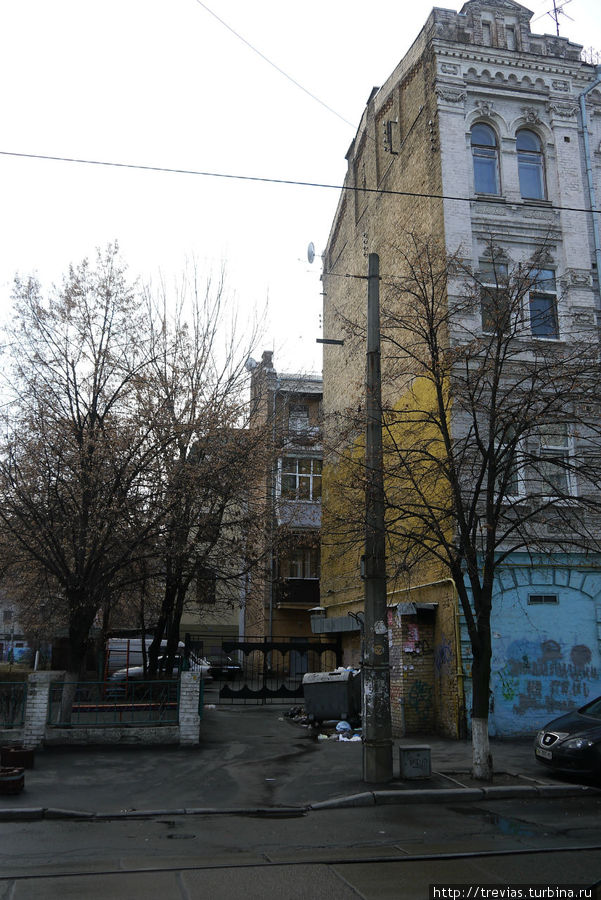 На Братской улице Киев, Украина