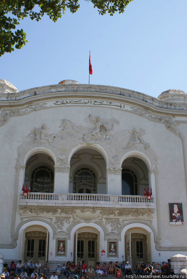 Здание театра Тунис, Тунис