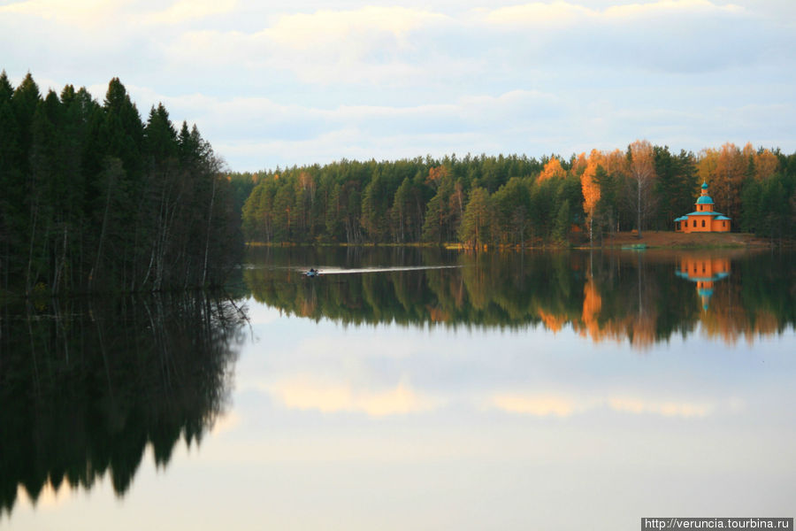 Рощинское озеро и скит Старая Слобода, Россия