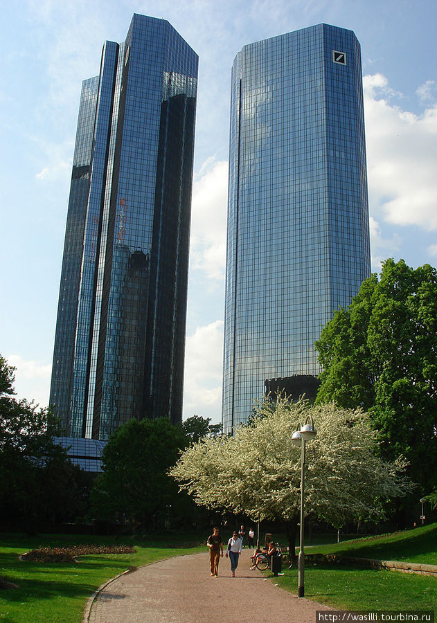 Deutsche bank. Twin towers. Франкфурт-на-Майне, Германия