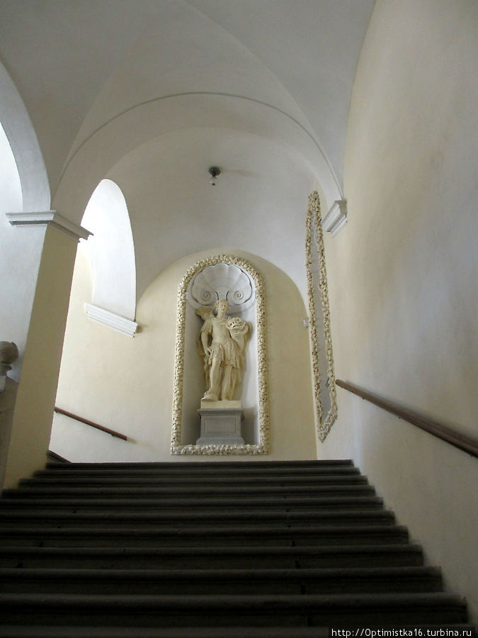 Лестница, ведущая на третий этаж Кромержиж, Чехия