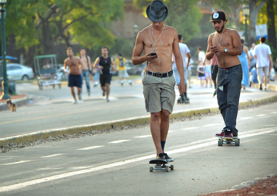 … модные парни на скейтах! ;) Буэнос-Айрес, Аргентина
