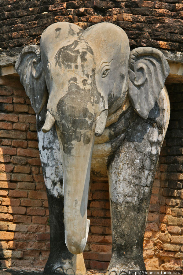 Храм, который держится на слонах