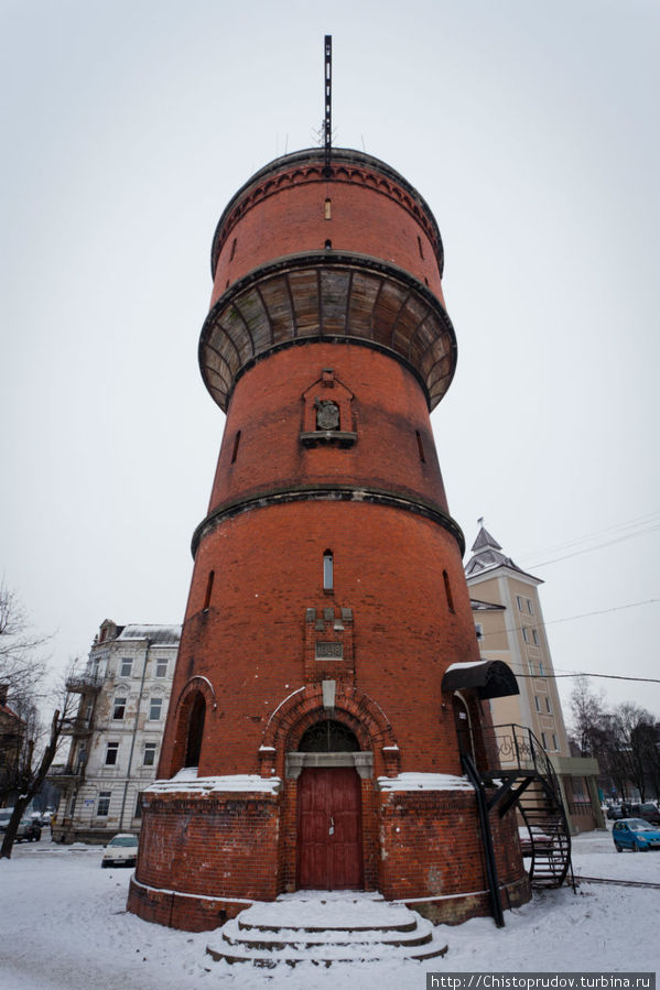 Старая немецкая водонапорная башня 1898 года постройки. Калининградская область, Россия
