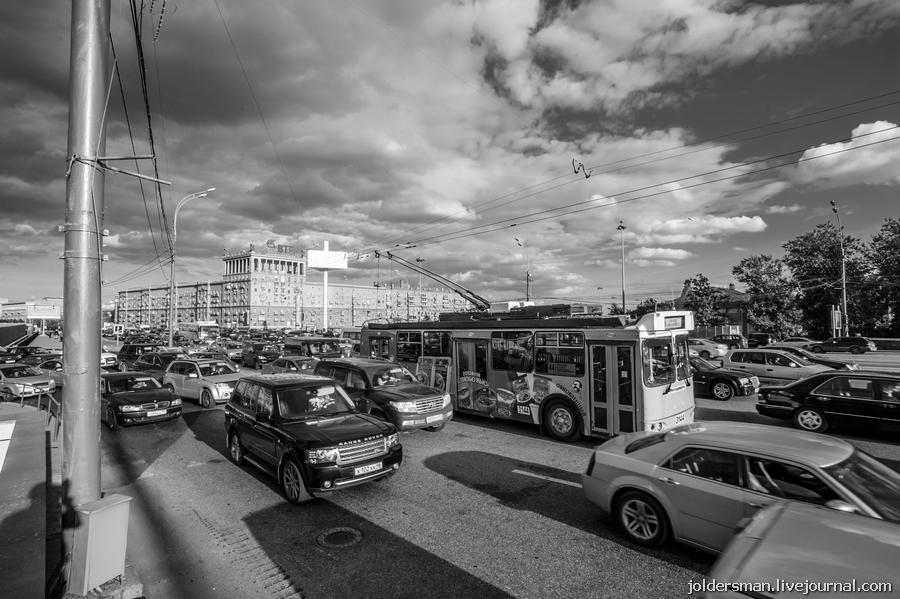 Пробка на Кутузовском проспекте в час пик. Москва, Россия