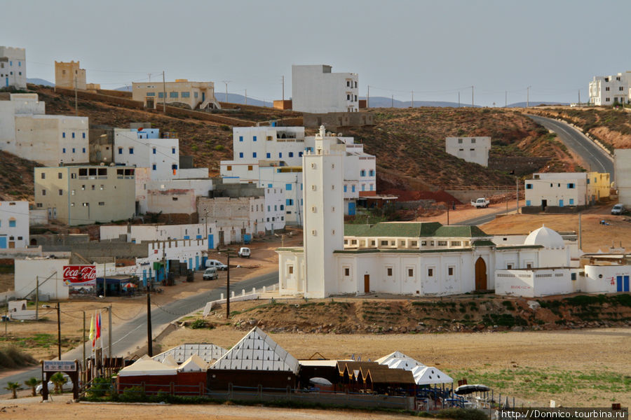 В центре мароканских пляжей Мирлефт, Марокко