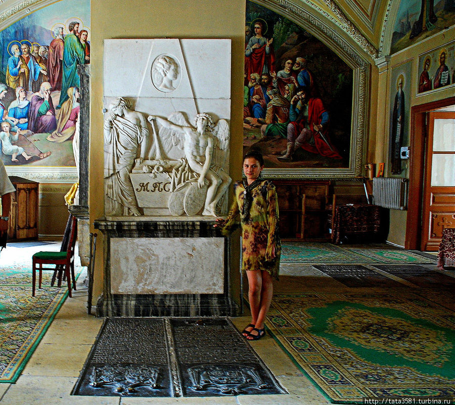 При реставрации этого храма были обнаружены росписи 1894 года, представляющие уникальный образец академической живописи конца XIX века. Москва, Россия