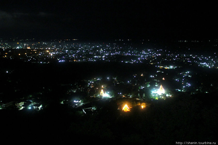 Ночной подъем на холм Мандалай Мандалай, Мьянма