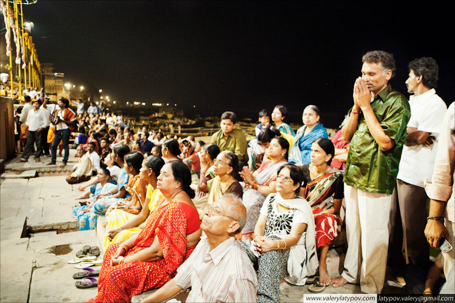 Церемония Ganga Maha Aarti Варанаси, Индия