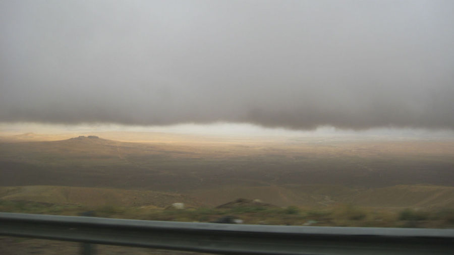 В Иордании — тучи и дождь, в Израиле — светит солнце. Иордания