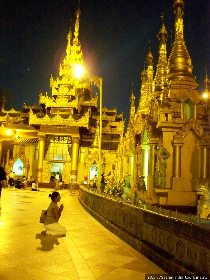 Вечерний Шведагон Янгон, Мьянма