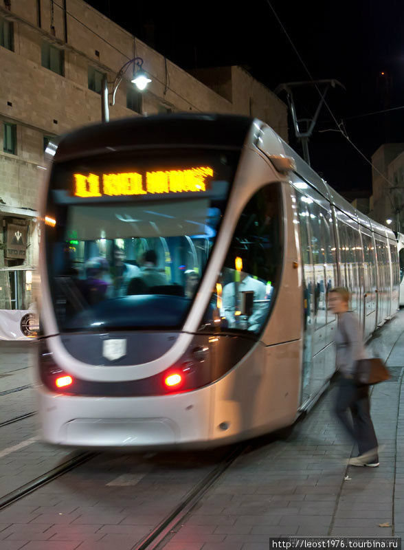 Тот самый трамвай, хотя по длине больше на легкий поезд смахивает Иерусалим, Израиль