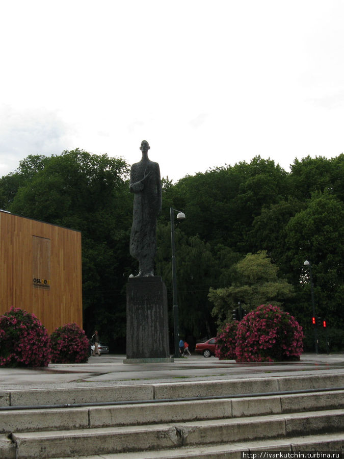Памятник основателю Осло — Хокону IV Осло, Норвегия