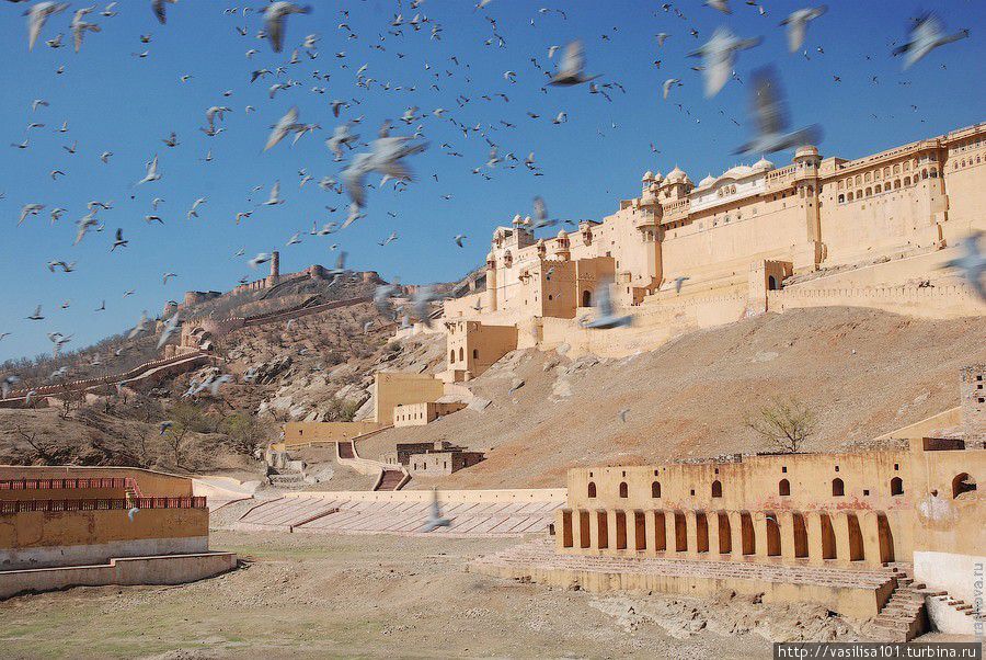 Форт Амбер - мощь стен, изящество внутренней отделки Джайпур, Индия