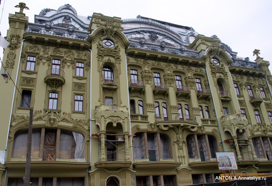 Гостиница Геркулес, рядом с которой был бит Паниковский. Теперь гостиница Большая Московская. Одесса, Украина