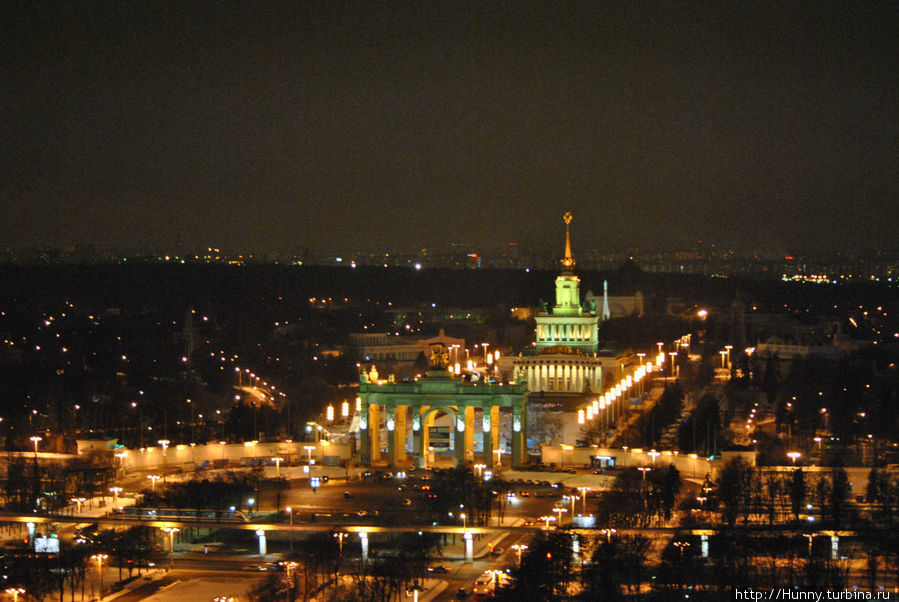 Вид из окна: павильоны ВДНХ Москва, Россия