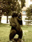 В одном из дворов встретилась фигура медведя. Может это русский квартал?)