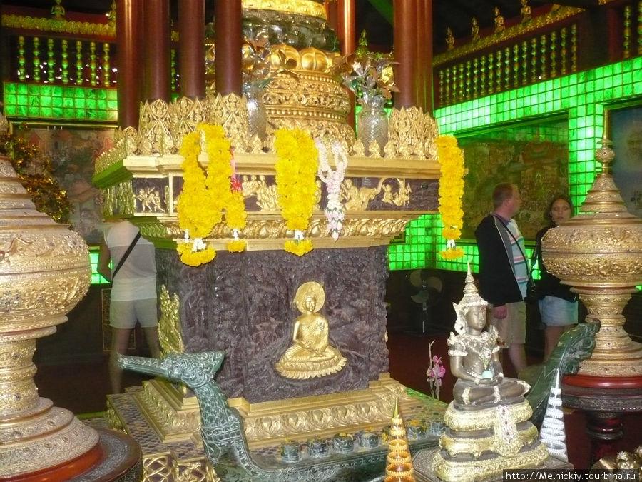 Храм зеленого Будды Чианграй, Таиланд