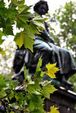 Под проливным ливнем, не понимая куда идем, мы нашли его!
Памятник Бетховену, был открыт 1 мая 1880 г.