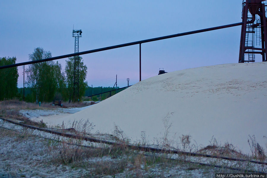 Увельский песчаный карьер вечером Увельский, Россия