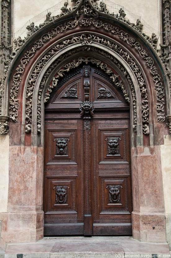 Великолепные дверные порталы Прага, Чехия