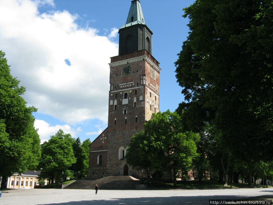 Кафедральный собор Турку — одна из основных достопримечательностей. Турку, Финляндия