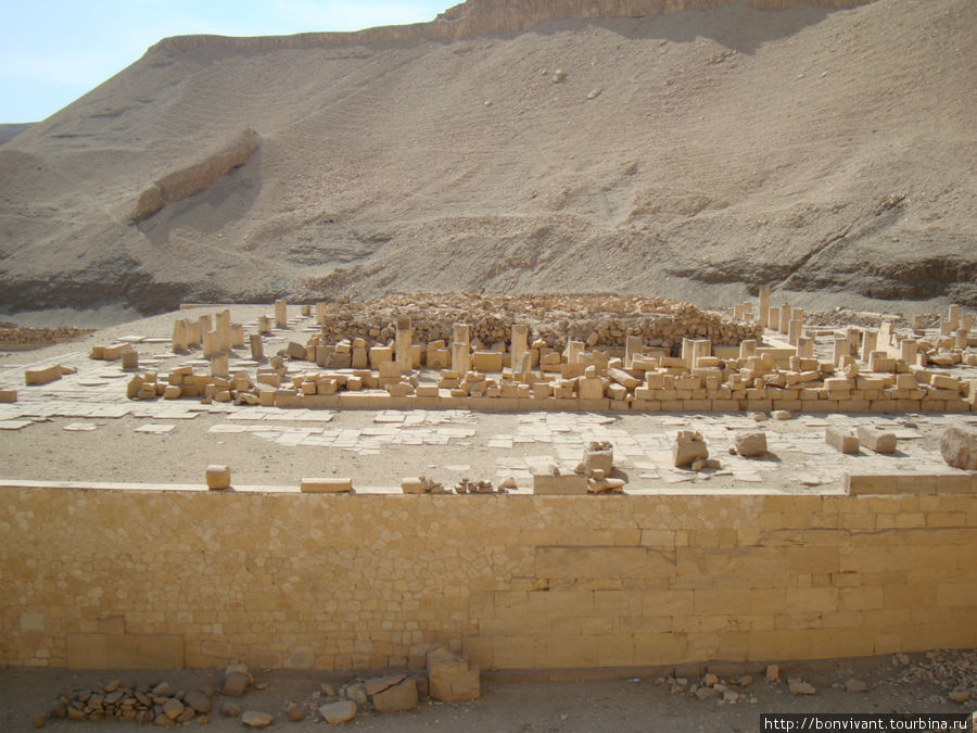 Храм Ментухотепа I Луксор, Египет
