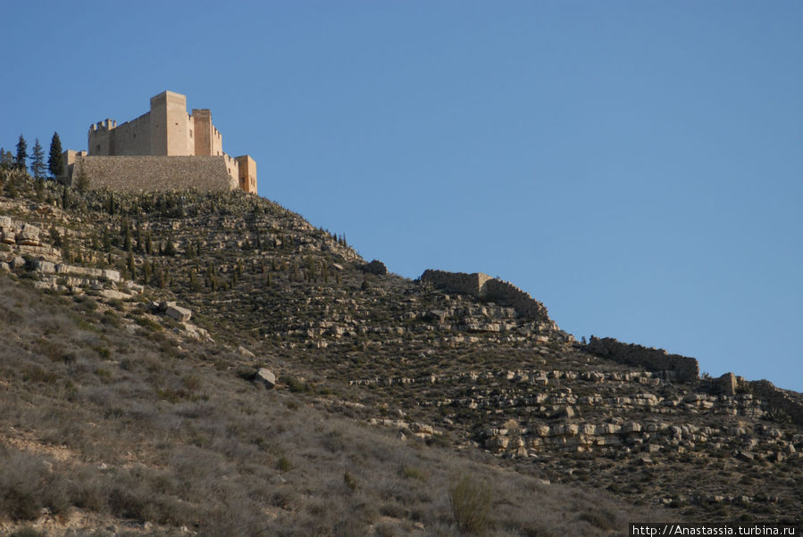 Замок, вид сбоку Мекиненса, Испания