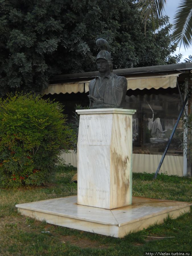 Скромный монумент Аргос, Греция