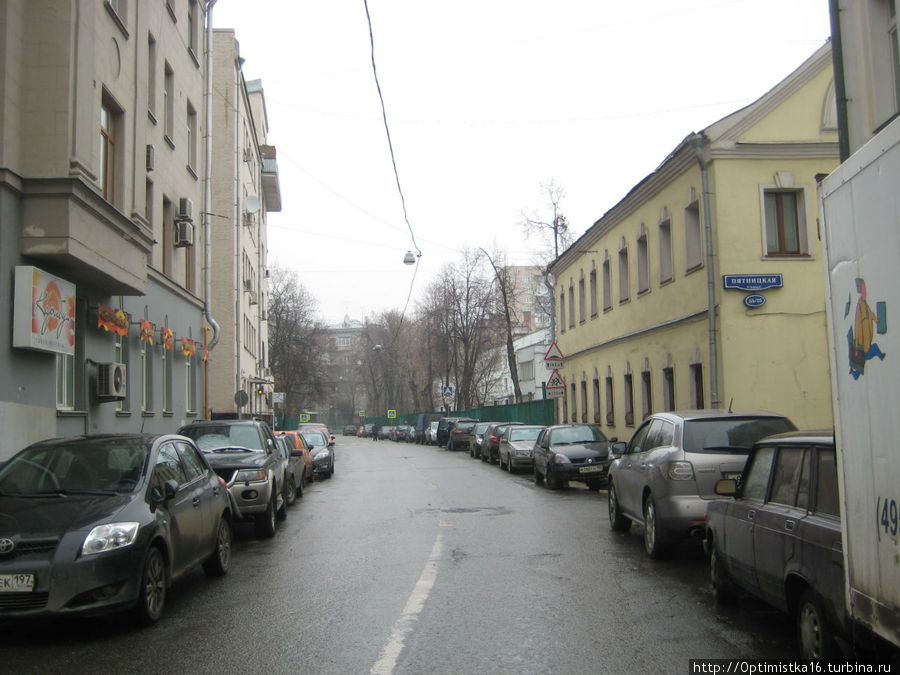 В этом переулке (1-м Новокузнецком) до сих пор находится школа 528, где я училась с 1 по 5 класс. В ней же училась и моя мама. Москва, Россия