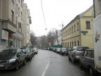В этом переулке (1-м Новокузнецком) до сих пор находится школа 528, где я училась с 1 по 5 класс. В ней же училась и моя мама.