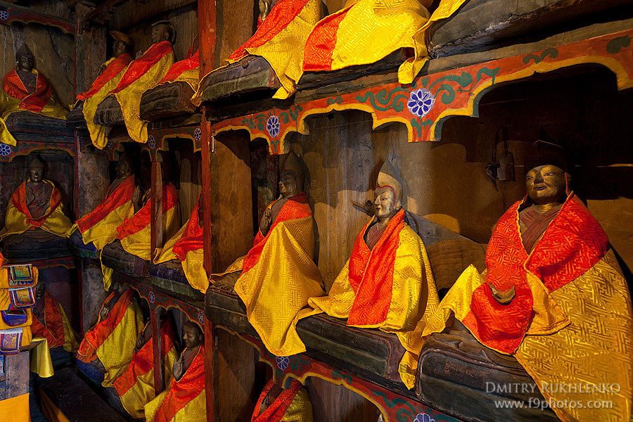 Будды (или просто лламы?) из Тиксей Лех, Индия