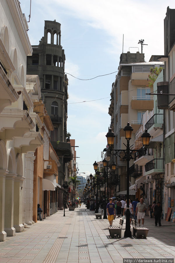Узкие улочки колониального города Санто-Доминго, Доминиканская Республика