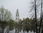 Троицкий собор с колокольней в отражении вод реки Пертомки