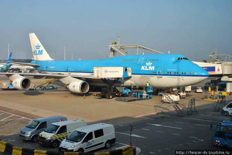 Некогда самый большой лайнер  мире — Боинг 747. Амстердам, Нидерланды