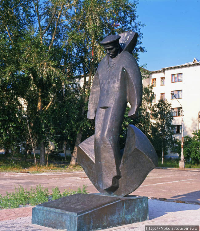 Памятник соловецким юнгам Архангельск, Россия