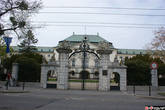 Ворота, загораживающие здание правительственного аппарата Словакии