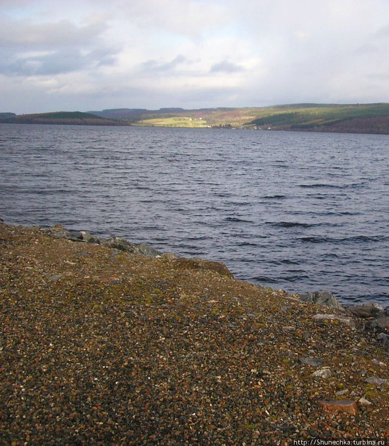 Воды озера Лох-Несс Шотландия, Великобритания