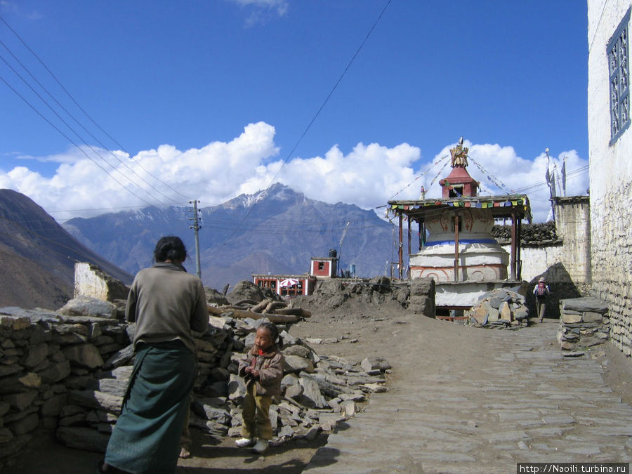 Tрек вокруг Аннапурны:  Джаркот — древний город на скале Джаркот, Непал