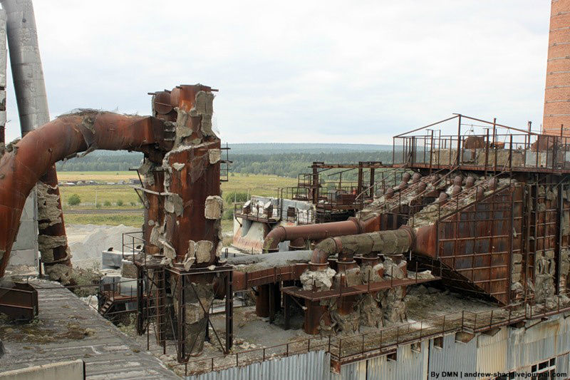 Заброшенная территория известкового завода Первоуральск, Россия