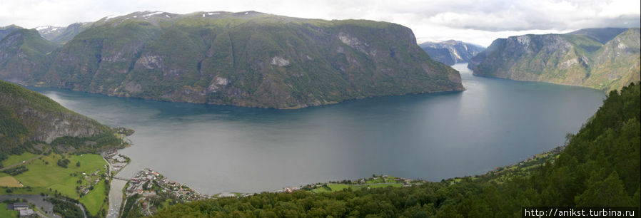 Аурландс-фьорд — рукав Согне-фьорда, самого длинного фьорда в Норвегии Западная Норвегия, Норвегия