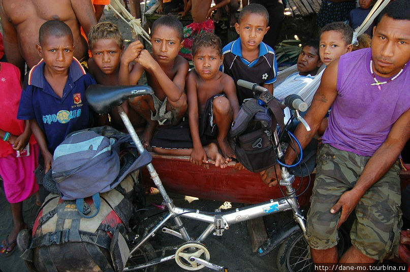 Эти дети никогда не видели белого человека Папуа-Новая Гвинея