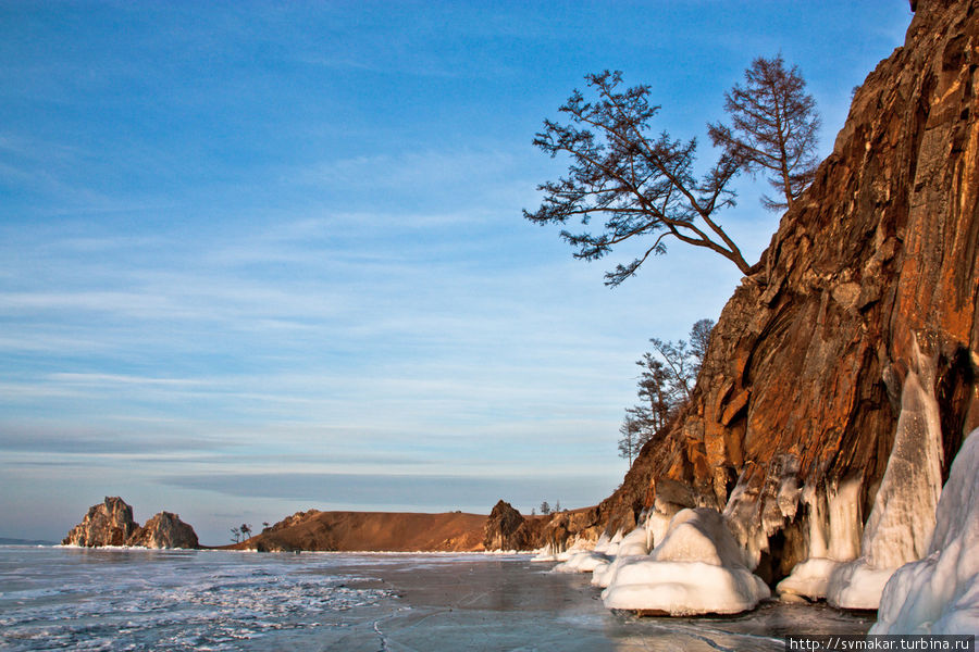 Мыс Бурхан. Скала Шаманка озеро Байкал, Россия