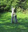 Скульптура в нижнем парке.